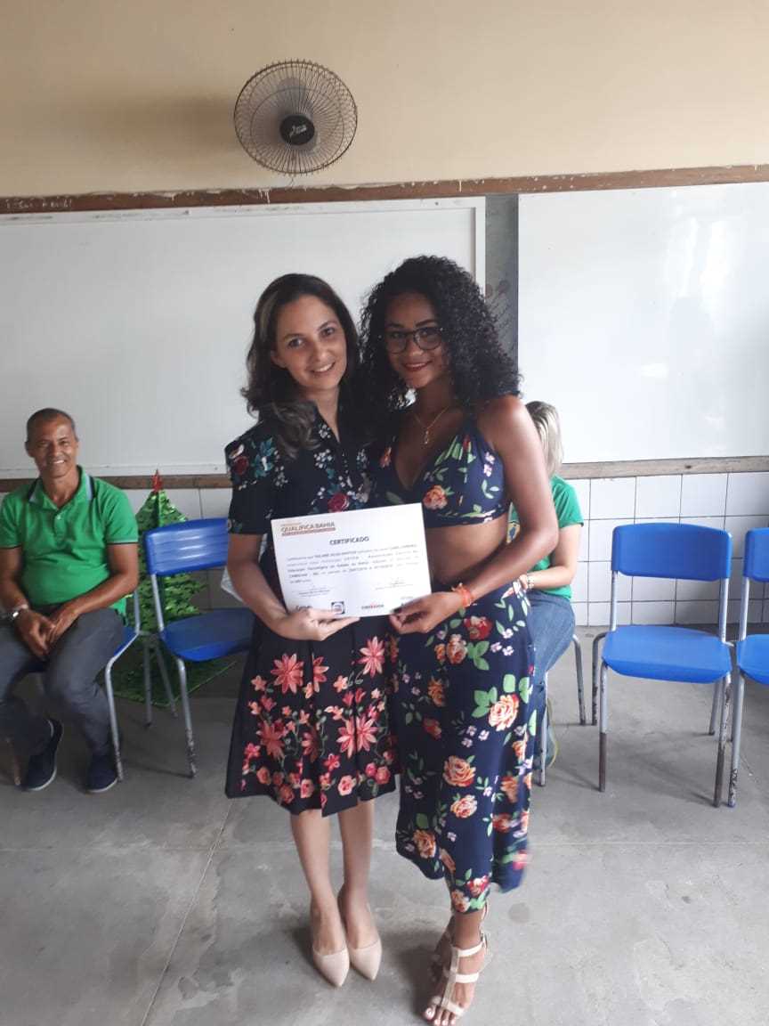 Secretaria de Assistência Social faz entrega de Certificados do Curso de Cabeleireira.
